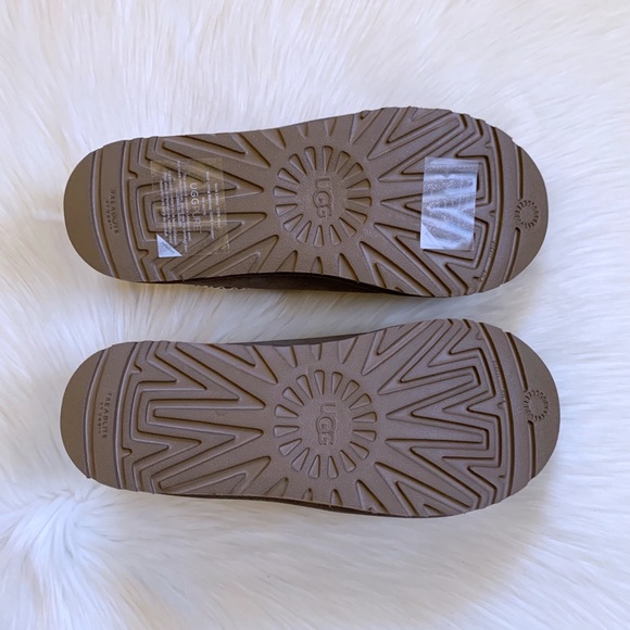 UGG Mole Tasman Slippers For Outdoor/Indoor Use - Picture 6 of 6